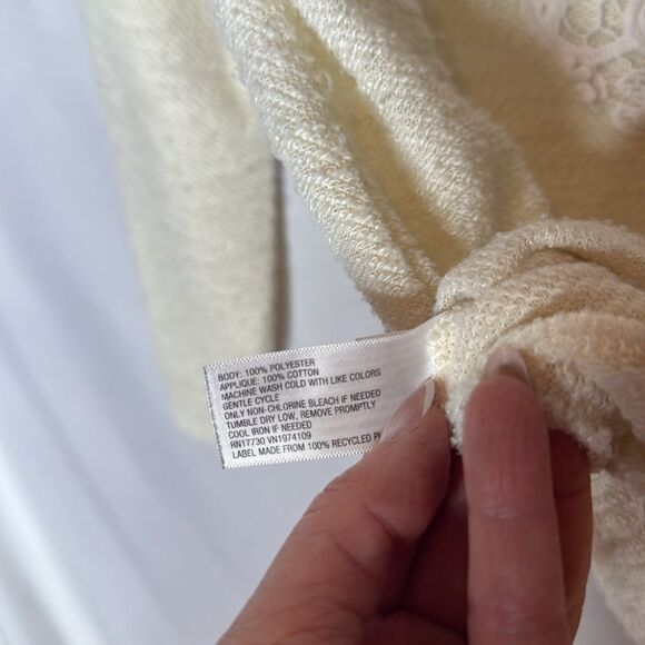 Knox Rose Cream V-Neck Sweater. Size Small. - Picture 6 of 6